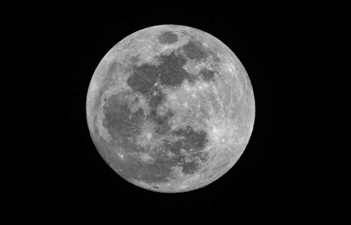 La luna - Historia  y Eclipses