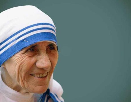 Madre-Teresa-de-Calcuta---Biografía
