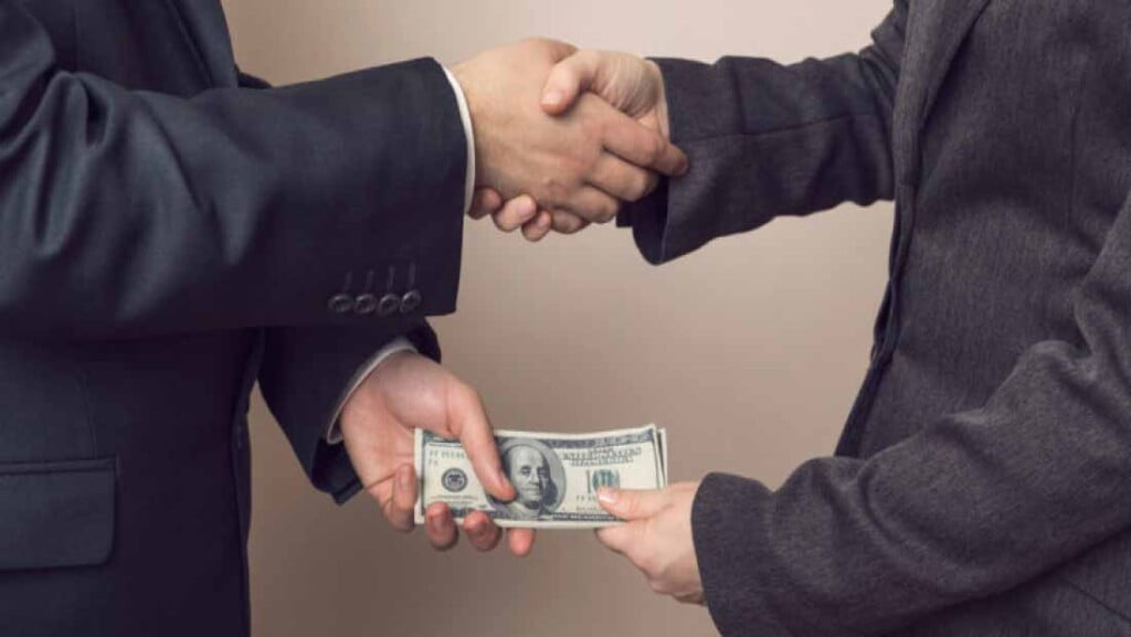 "Corrupción - Impacto Negativo En El Desarrollo Económico"