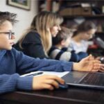 Los-beneficios-del-uso-de-dispositivos-electrónicos-en-clase
